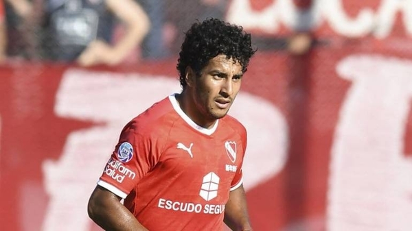 HOY / FIFA multa a Independiente por el caso Cecilio Domínguez