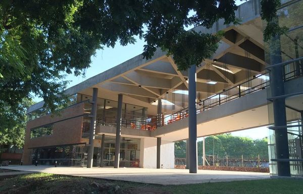 Facultad de Arquitectura suspende sus actividades debido a un contacto sospechoso - Nacionales - ABC Color