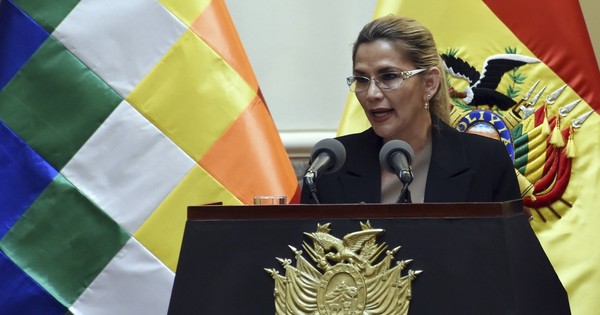 Presidenta de Bolivia dio positivo al test del COVID-19