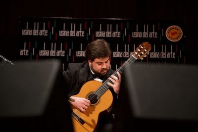 Guitarra paraguaya competirá en Barcelona