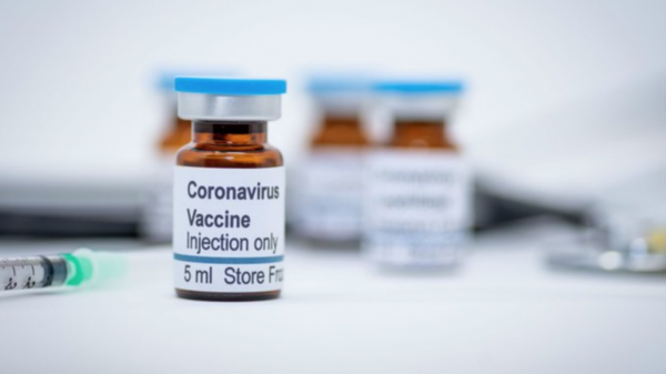 HOY / Instan al gobierno a declarar gratuita la vacuna contra el coronavirus