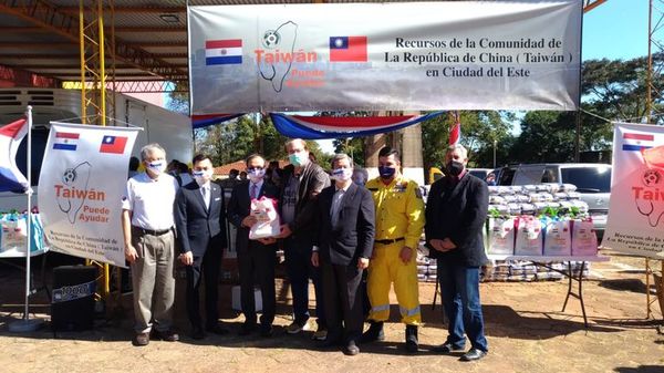Taiwaneses donan 2.000 kits alimenticios en CDE - ABC en el Este - ABC Color