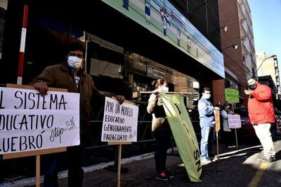 MEC nombokatupyrýi umi mbo’ehára mbo’epy virtual-pe - ABC Remiandu - ABC Color