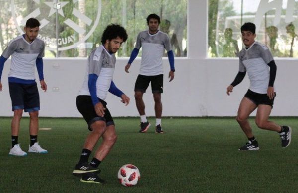 La Albirroja mantiene activos a jugadores que hacen cuarentena en Paraguay