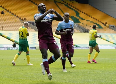 Póker de Antonio da un alivio al West Ham