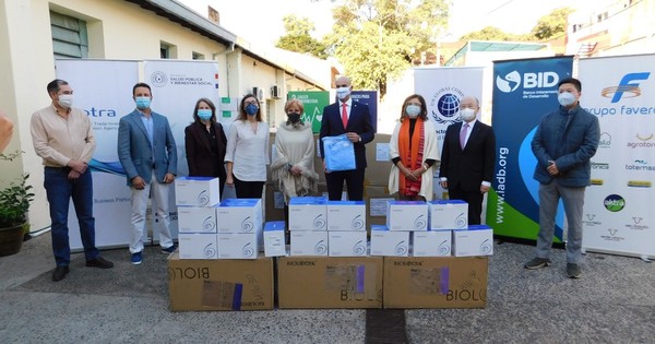 Donan insumos médicos a Salud Pública para la lucha contra el COVID-19