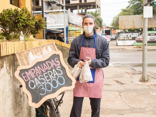 Vende empanadas con bailecito incluido y tiene como meta ser psicólogo