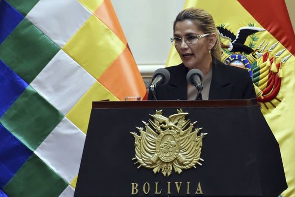 Presidenta de Bolivia es “asintomática” a COVID-19, dice su médico - Mundo - ABC Color