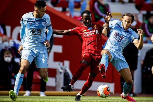 Liverpool se relaja ante Burnley y cede un empate - Fútbol - ABC Color