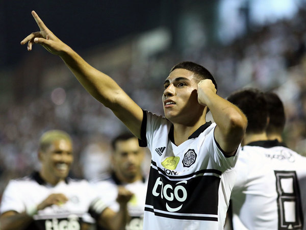 Erik López promete representar con altura al Olimpia