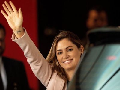 Primera dama de Brasil da negativo a Covid-19, tras contagio de Bolsonaro