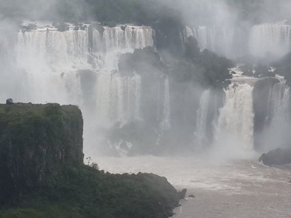 Reabren Cataratas de Iguazú tras 100 días de veda por pandemia