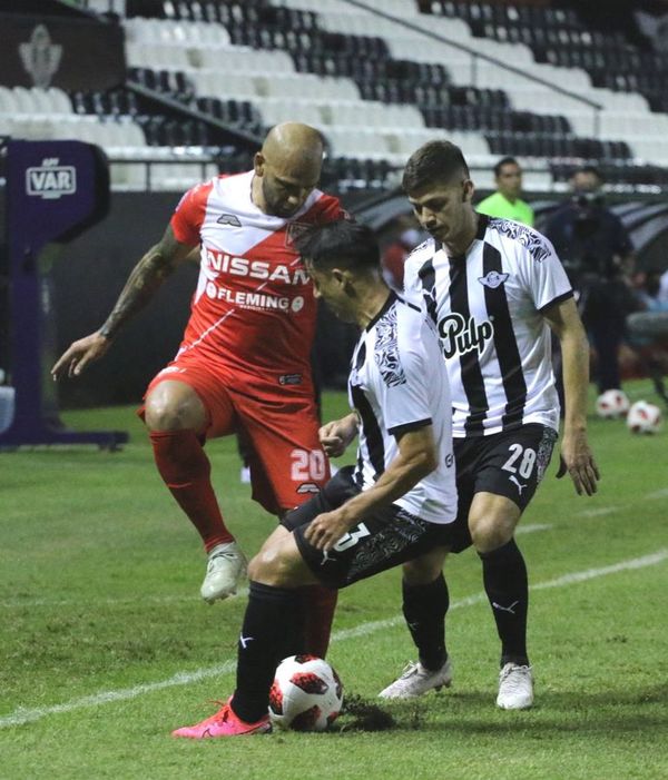 Empate en el final - Fútbol - ABC Color