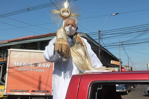 Procesión Santísimo Sacramento ohovasa umi mba’apohára Mercado 4-guápe - ABC Remiandu - ABC Color