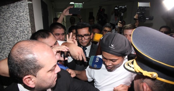 Tribunal rechaza nuevo pedido de liberación de Ronaldinho