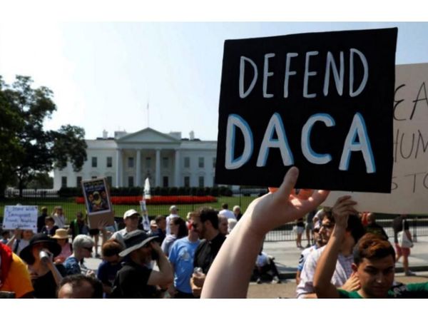 Firmas piden a Trump que cese ataques contra inmigrantes