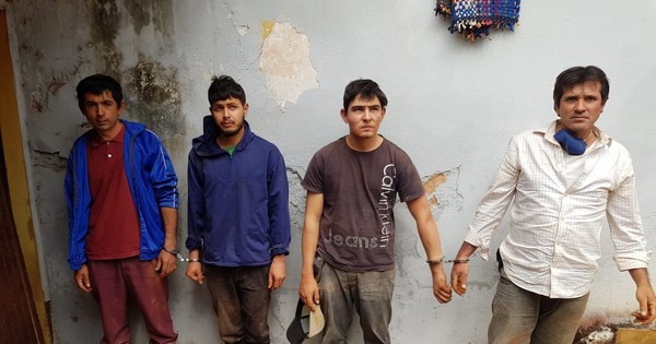 Supuestos sintierras queman galpones y balean a oficial
