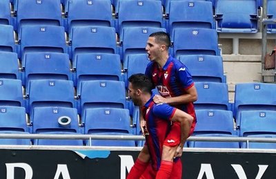 Eibar gana y prácticamente tiene asegurada su permanencia