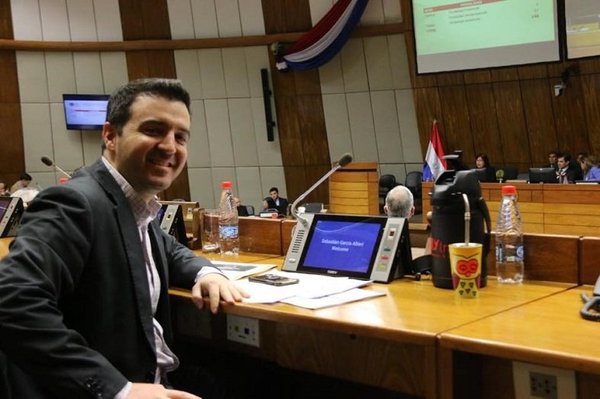 Diputado García dio negativo a segunda prueba de Covid-19 | Noticias Paraguay