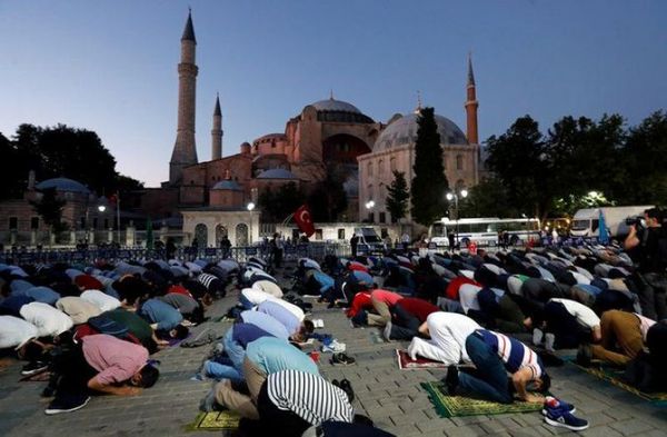 El Papa, muy dolido por la decisión turca de convertir Santa Sofía en una mezquita