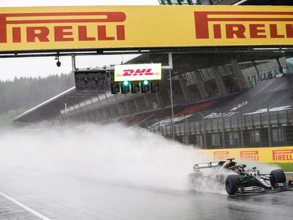 Hamilton lideró doblete Mercedes en Estiria