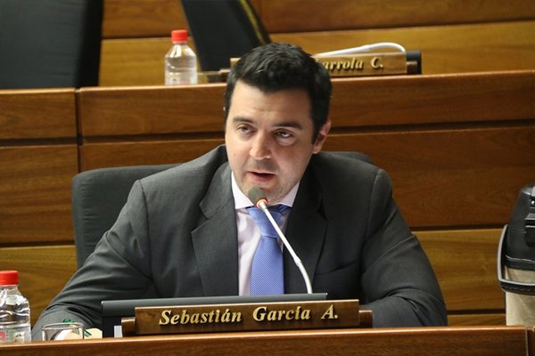 Diputado tendrá que someterse a nueva prueba de Covid-19