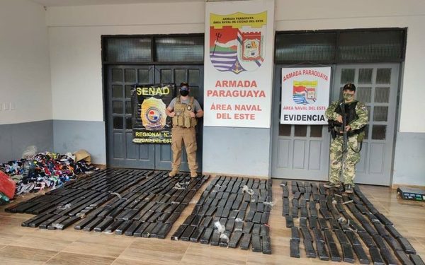 Hallan más de 300 kilos de marihuana a orillas del Paraná