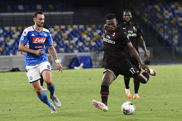 Nápoli y Milan firman un empate que beneficia a Roma - Fútbol - ABC Color