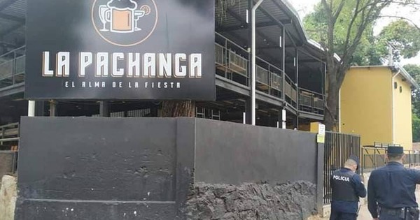 Fiscalía se constituyó en bar denunciado por aglomeración: registro confirma que entraron 135 personas