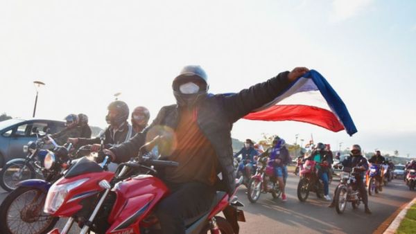 Encarnación sale a las calles y rechaza pedido de intervención municipal