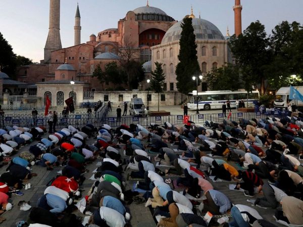 Islamización de la basílica Santa Sofía aflige al Papa