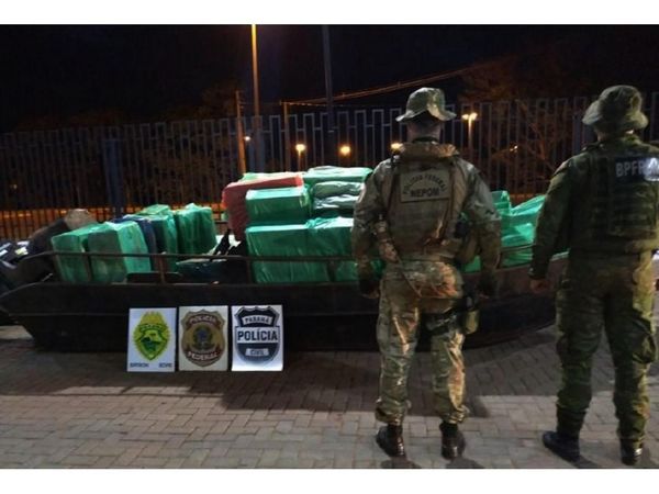 Caen cigarrillos paraguayos en puerto de lado brasileño