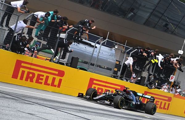 Hamilton brilla, Ferrari se desmorona - Automovilismo - ABC Color