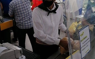 HOY / Por 45 positivos, mandan a cuarentena a los 400 empleados de supermercado El Cacique