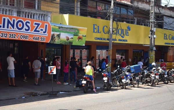 Unos 350 empleados de un supermercado luqueño serán sometidos a los test del covid-19  - Nacionales - ABC Color