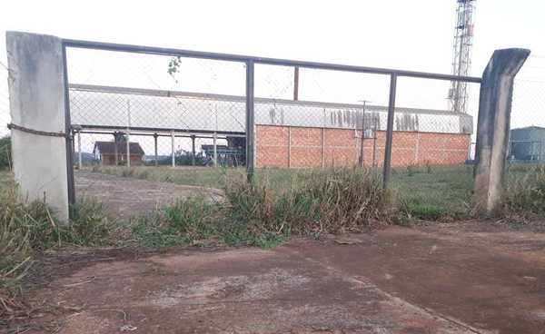 La planta alcoholera de Itakyry está totalmente abandonada y rapiñada