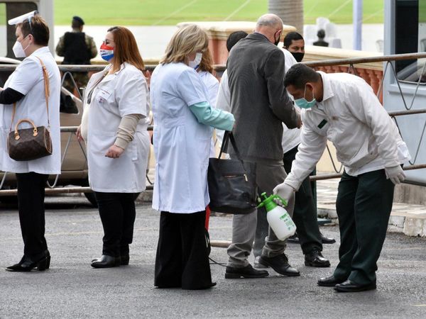 Mario Abdo promulga ley de jubilaciones para profesionales médicos