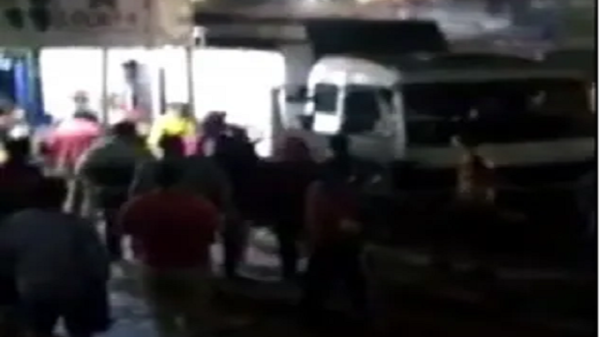 VIDEO: Mujeres pelean por un camionero en el Abasto - PARAGUAYPE.COM