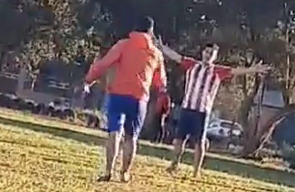 Violento hombre es grabado cuando dispara cinco tiros a su excuñado – Diario TNPRESS