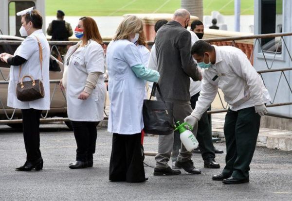 Mario Abdo promulga ley de jubilaciones para profesionales médicos