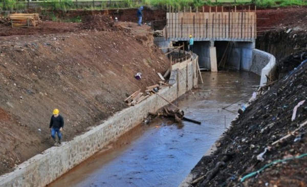 Binacional prevé solución definitiva al problema de drenaje del km 5,5