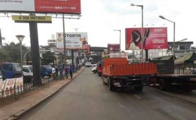 ATIC bloquea ruta y exigen rehabilitación de despecho menor