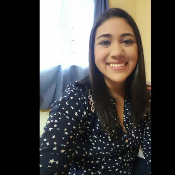 Ofrece clases y traducciones de inglés para mantener a su hija con discapacidad