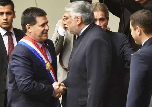 "Horacio Cartes está dentro de los presidentes comerciantes metido a político", dice Lugo