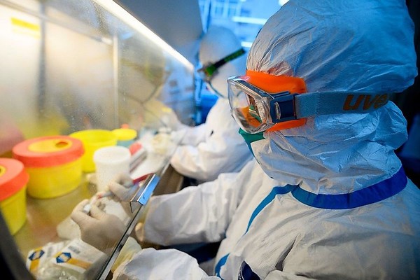 El coronavirus se expande incontenible e instala un escenario funesto en las naciones - La Mira Digital