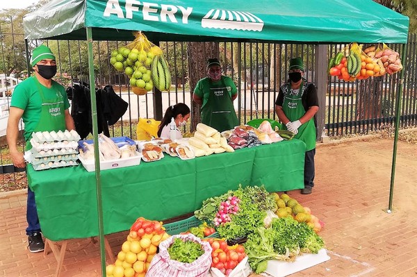Exitosa iniciativa municipal enseña a la gente a sacar provecho de la tierra y a ganar su propio dinero - La Mira Digital