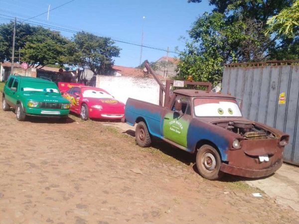 Foto con la familia Cars a cambio de juguetes