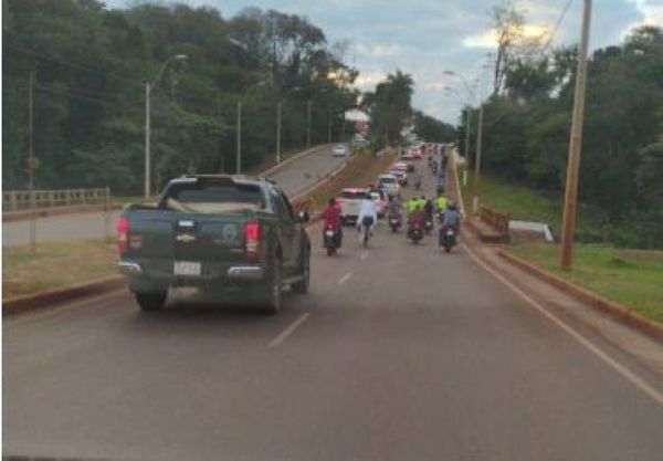 Con caravana exigieron medidas y asistencia efectiva del Gobierno para el comercio