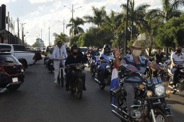 Con caravana exigieron medidas y asistencia efectiva del Gobierno para el comercio