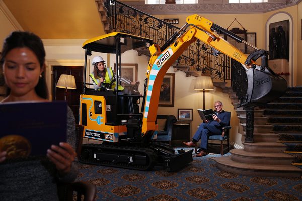 Silenciosa mini excavadora eléctrica 19C-1E de JCB gana premio de innovación